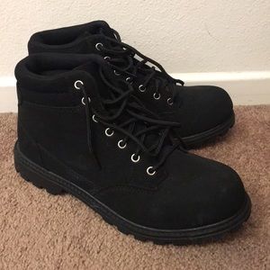 BRAND NEW FILA BOOTS
